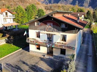 Casa Indipendente in Vendita a Darfo Boario Terme, 399'000&euro;, 366 m²