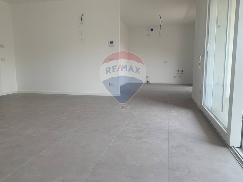 Quadrilocale in Vendita a Stezzano, 402'500€, 164 m²