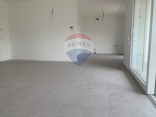 Quadrilocale in Vendita a Stezzano, 402'500€, 164 m²