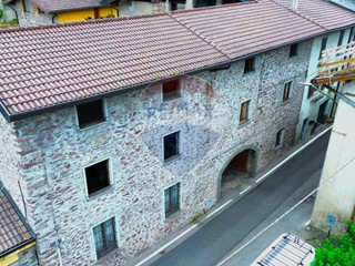 Casa Indipendente in Vendita a Darfo Boario Terme, 415'000&euro;, 1042 m², con Box