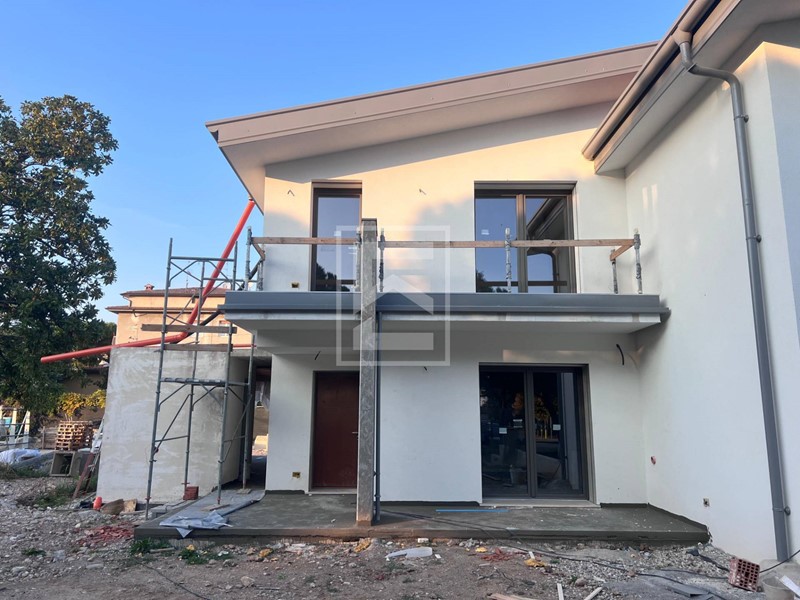 Villa in Vendita a Calvagese della Riviera, 365'000&euro;, 140 m²