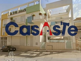 Appartamento in Vendita a Canosa di Puglia, 73'635€, 195 m²