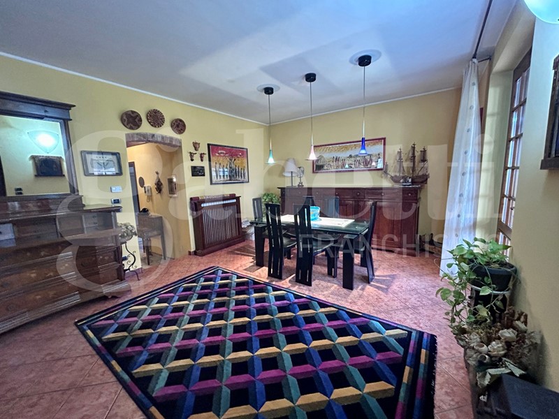 Villa in Vendita a Alagna, 430'000&euro;, 280 m², con Box