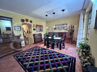 Villa in Vendita a Alagna, 430'000&euro;, 280 m², con Box