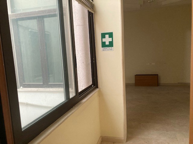 Ufficio in Vendita a Brindisi, 440'000&euro;, 320 m²
