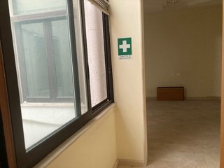 Ufficio in Vendita a Brindisi, 440'000€, 320 m²