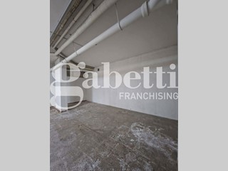 Box in Vendita a Brindisi, 68'000€, 119 m²