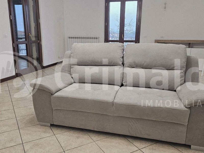Trilocale in Affitto a Bettona, 350&euro;, 140 m²