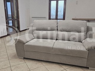 Ufficio in Affitto a Bettona, 350&euro;, 140 m², arredato