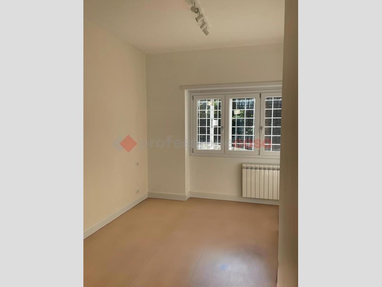 Trilocale in Vendita a Roma, 340'000€, 80 m²