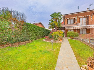 Villa in Vendita a San Gillio, 295'000&euro;, 300 m², con Box