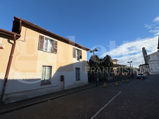 Villa in Vendita a Torbole Casaglia, 168'000&euro;, 124 m²