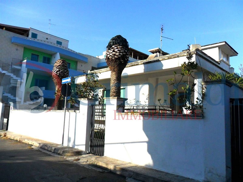 Villa in Vendita a Gallipoli, 295'000&euro;, 200 m²