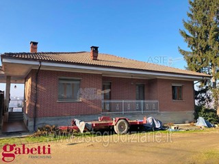 Casa Indipendente in Vendita a Neive, 84'000€, 132 m², con Box