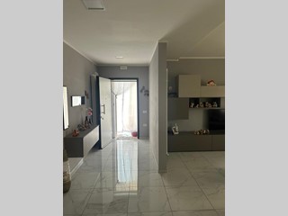 Casa Semi Indipendente in Vendita a Porto Viro, 170'000€, 130 m², con Box