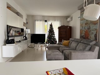 Villa in Vendita a Acireale, 490'000&euro;, 200 m², con Box