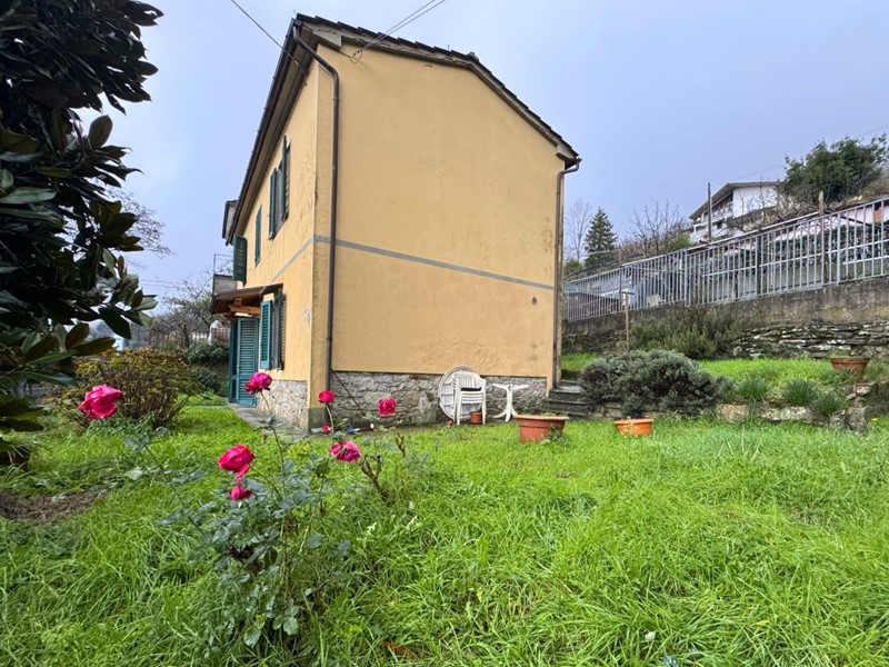 Casa Indipendente in Vendita a Vaiano, 165'000&euro;, 150 m²