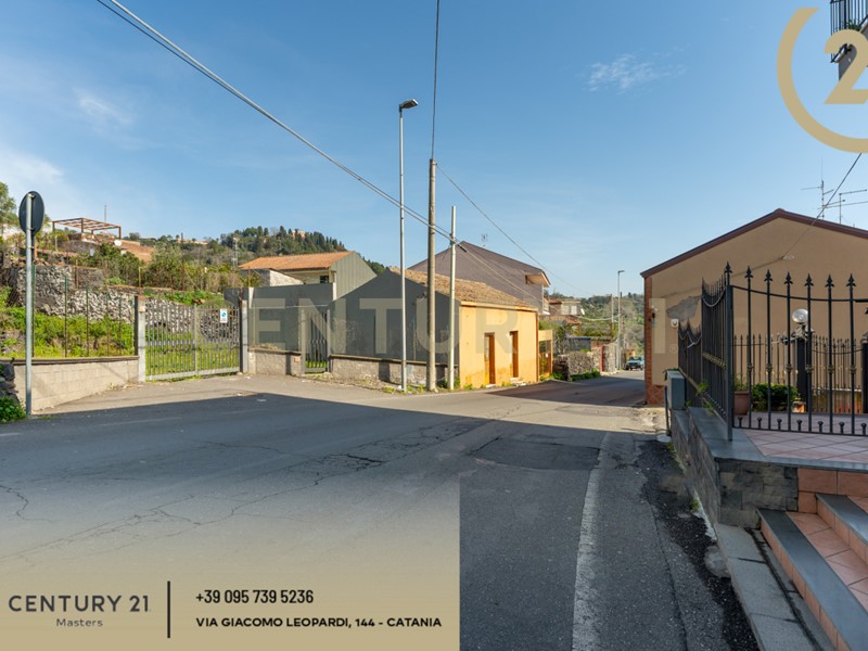 Casa Indipendente in Vendita a Aci Castello, 310'000&euro;, 178 m²