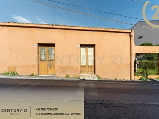 Casa Indipendente in Vendita a Aci Castello, 310'000&euro;, 178 m²