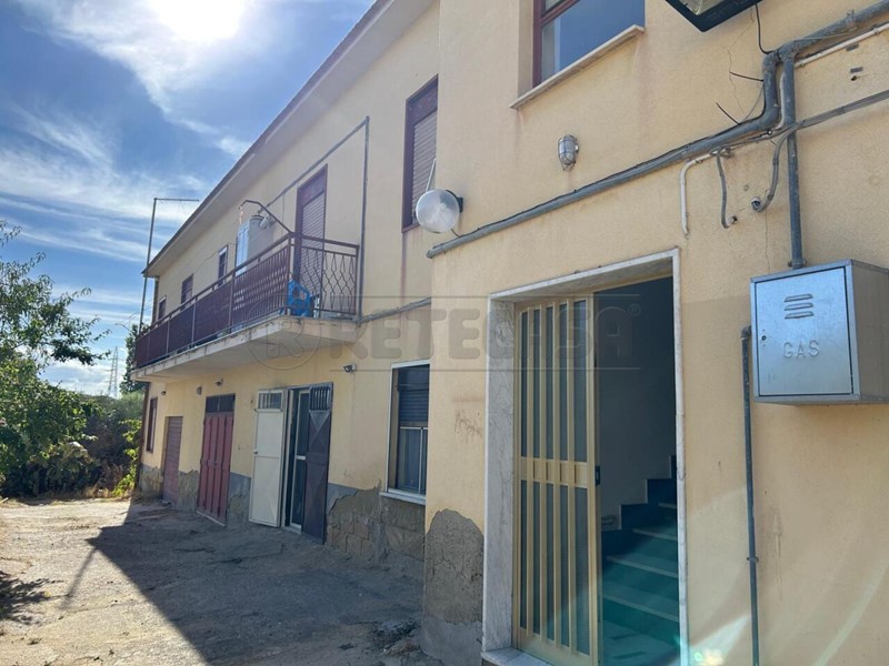 Magazzino in Vendita a Caltanissetta, 25'000&euro;, 74 m²