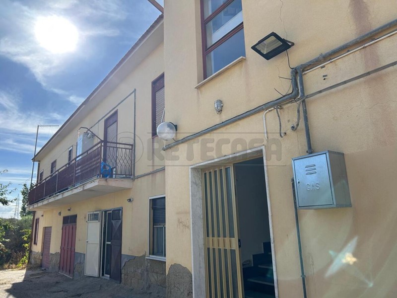 Magazzino in Vendita a Caltanissetta, 10'000&euro;, 18 m²