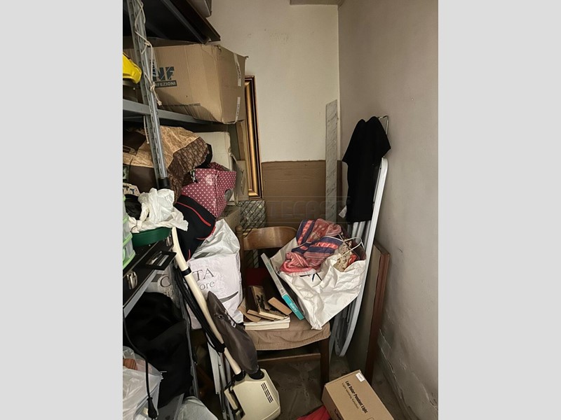 Magazzino in Vendita a Caltanissetta, 8'000&euro;, 12 m²