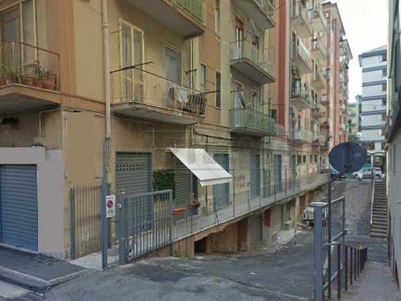 Immobile commerciale in Affitto a Salerno, 400&euro;, 32 m²