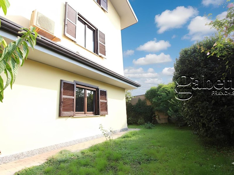 Casa Semi Indipendente in Vendita a Nerviano, 360'000&euro;, 190 m², con Box