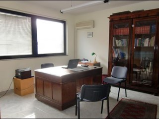 Ufficio in Affitto a Siracusa, zona Teracati-Grotticelle-Epipoli, 450€, 60 m²