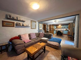 Casa Semi Indipendente in Vendita a Reggio Emilia, zona Bagno, 210'000€, 155 m², arredato, con Box