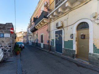 Casa Semi Indipendente in Vendita a Catania, zona Cibele, 78'000&euro;, 97 m²