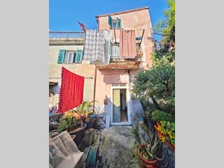 Casa Semi Indipendente in Vendita a Vezzano Ligure, 112'000&euro;, 92 m²