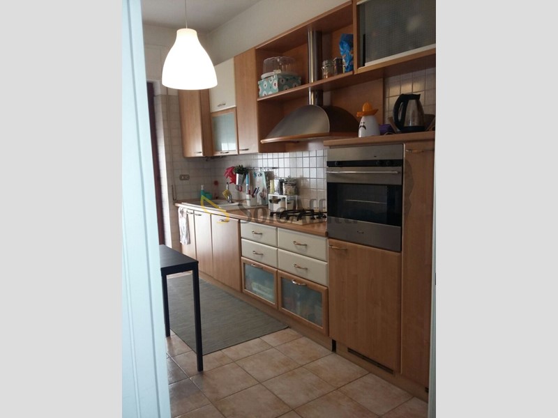 Trilocale in Affitto a Pescara, zona Stazione Centrale, 700€, 100 m², arredato