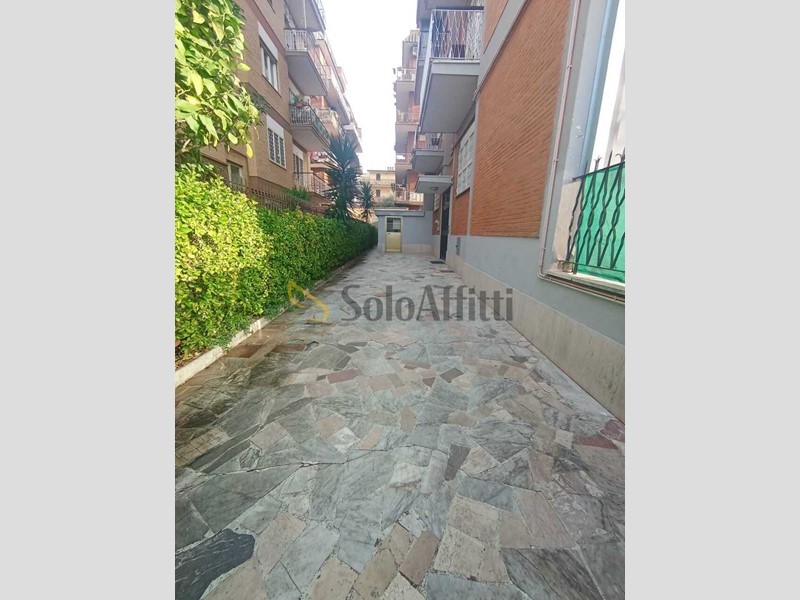 Quadrilocale in Affitto a Roma, zona Finocchio-Torre Gaia-Grotte Celoni-Torre Angela, 900&euro;, 110 m²