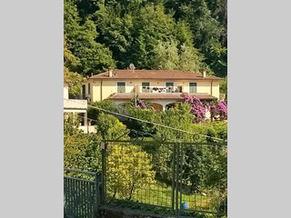 Casa Indipendente in Vendita a Luni, zona Casano, 550'000€, 300 m², con Box