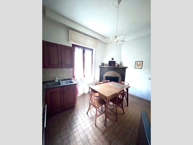 Casa Indipendente in Vendita a Luni, zona Casano, 230'000€, 145 m²