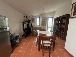 Trilocale in Vendita a Scandicci, zona San Michele a Torri, 240'000&euro;, 75 m²