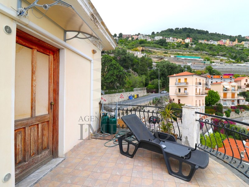 Casa Semi Indipendente in Vendita a Ventimiglia, zona Grimaldi Inferiore, 350'000&euro;, 89 m²