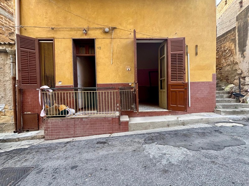 Quadrilocale in Vendita a Casteldaccia, 30'000€, 85 m²
