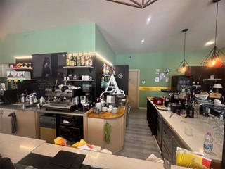 Attività commerciale in Vendita a San Giovanni Lupatoto, 80'000€, 90 m²