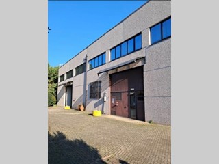 Capannone in Vendita a Trezzo sull'Adda, 548'403&euro;, 1984 m²