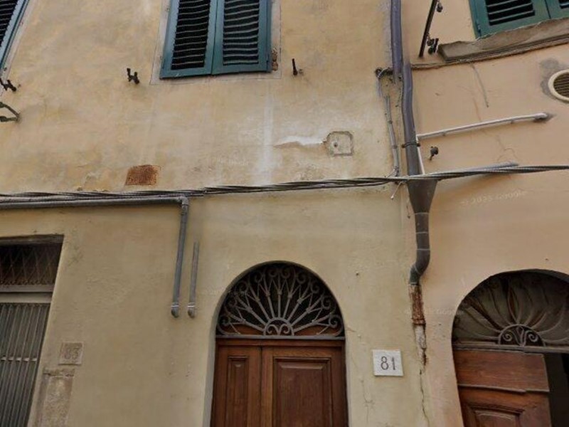 Appartamento in Vendita a Montevarchi, 64'400&euro;, 136 m²