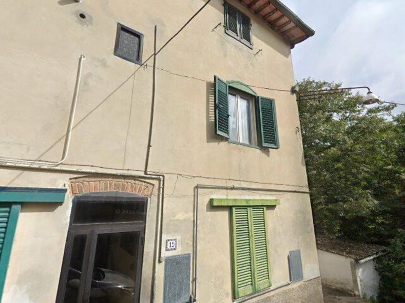 Trilocale in Vendita a Cavriglia, 80'000&euro;, 90 m²