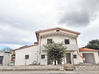 Quadrilocale in Vendita a Campi Bisenzio, 465'000&euro;, 60 m², con Box