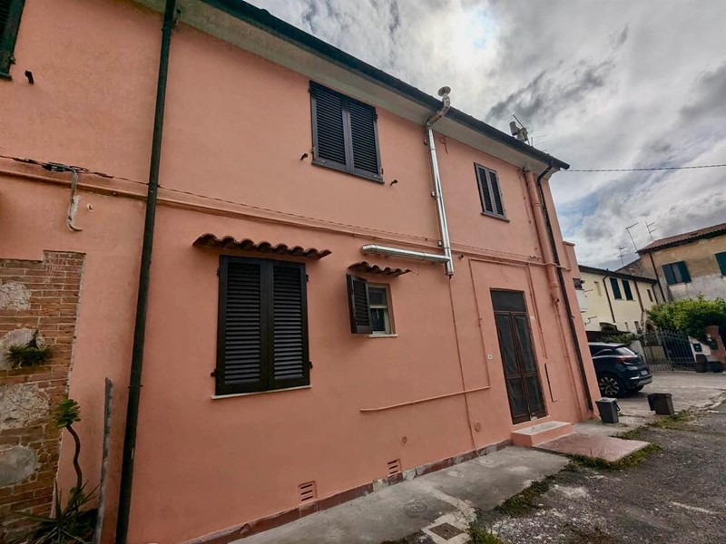 Bilocale in Vendita a Pisa, zona Riglione Oratoio, 88'000€, 50 m²