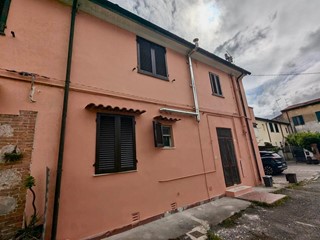 Bilocale in Vendita a Pisa, zona Riglione Oratoio, 88'000€, 50 m²