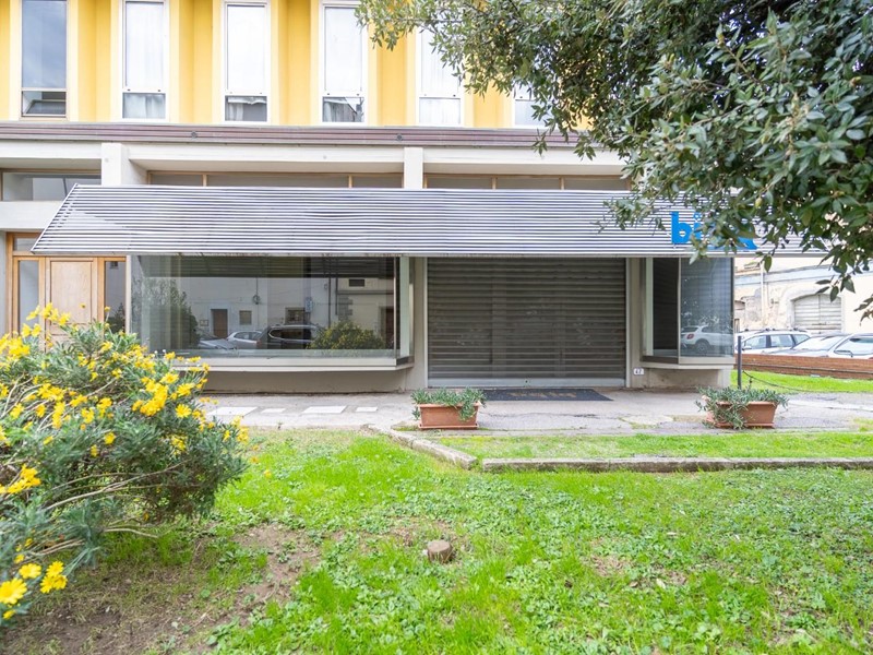 Immobile commerciale in Affitto a Empoli, 1'600&euro;, 110 m²
