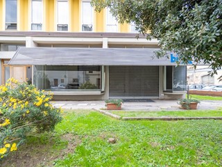 Immobile commerciale in Affitto a Empoli, 1'600&euro;, 110 m²