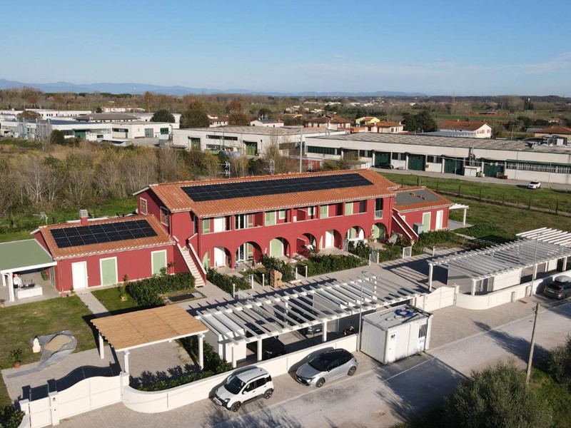 Villetta a schiera in Vendita a Calcinaia, zona Fornacette, 340'000&euro;, 120 m²