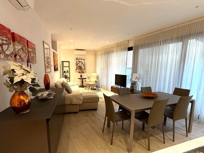 Trilocale in Vendita a Siena, 650'000€, 111 m², arredato